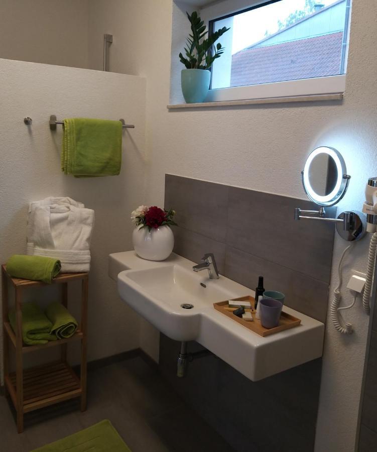 Doms Gaestehaus Frauenkirchen Zewnętrze zdjęcie