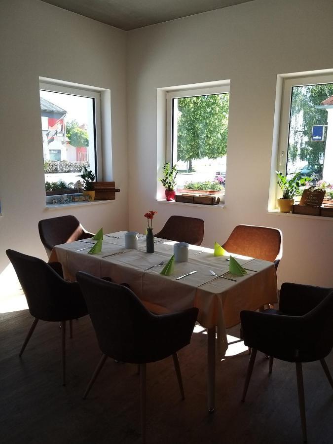 Doms Gaestehaus Frauenkirchen Zewnętrze zdjęcie